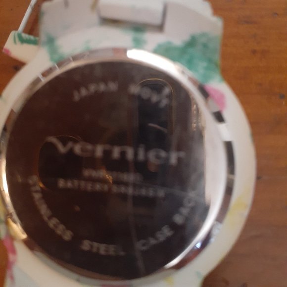 FLOWERY, FUN & FABULOUS WATCH - Picture 5 of 6